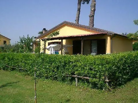 Wohnung Mit Pool Und Grossem Garten Cecina  Apartment